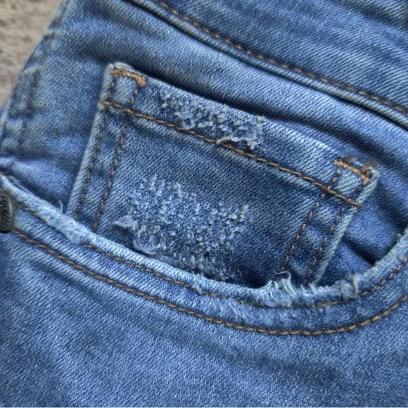 Kut from the Kloth Kelsey High Rise Ankle Flare Jeans 8 Two Tone Blue Ripped Hem - Picture 5 of 12